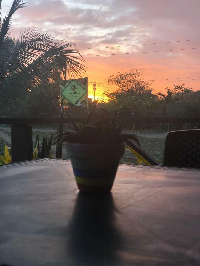 Tavarua Hotel Montañita Buitenkant foto