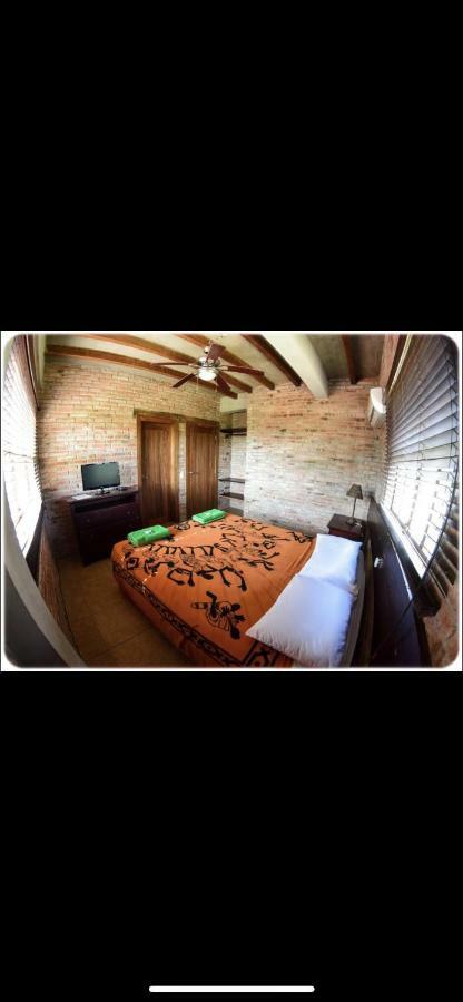 Tavarua Hotel Montañita Buitenkant foto