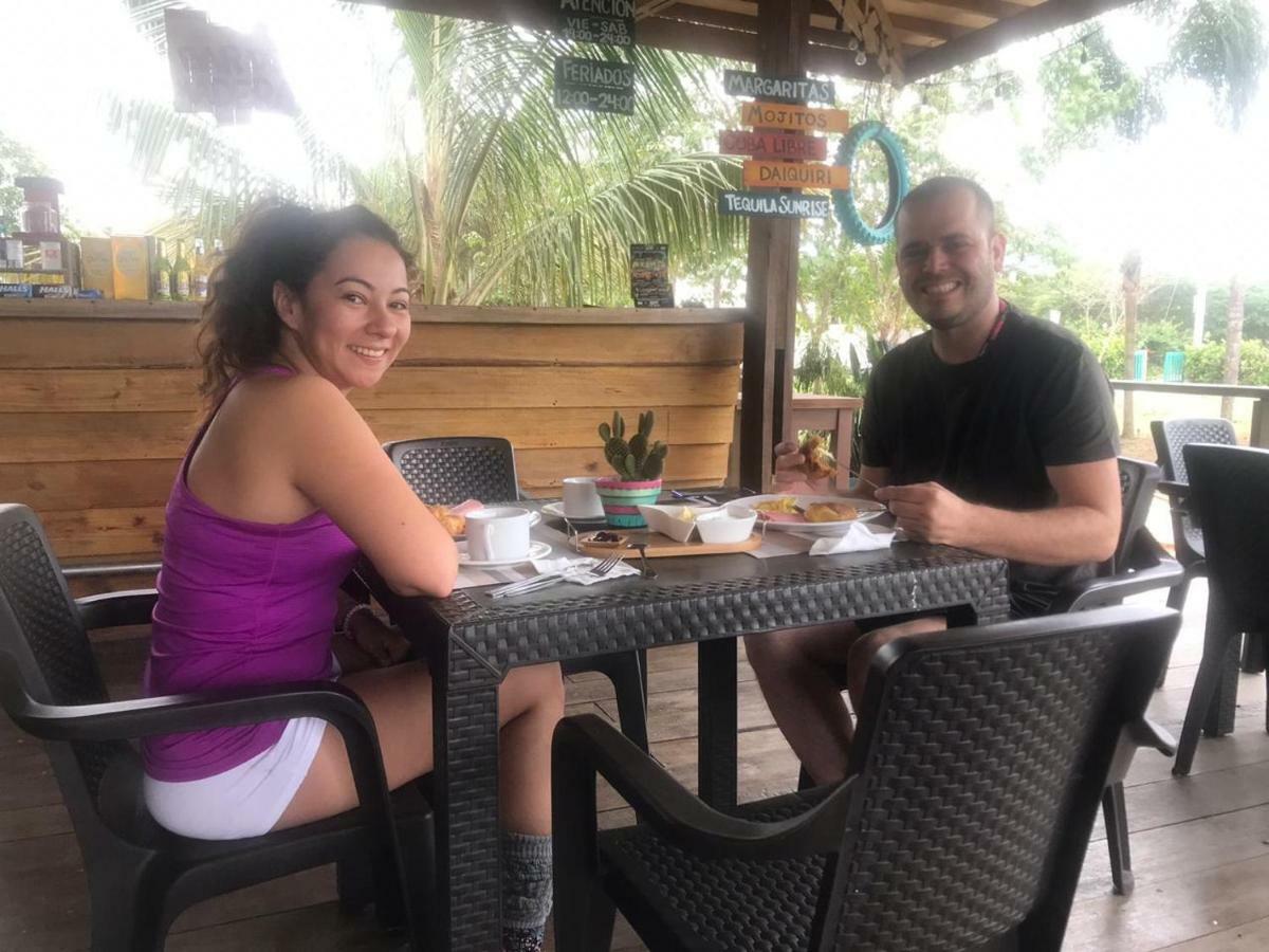 Tavarua Hotel Montañita Buitenkant foto
